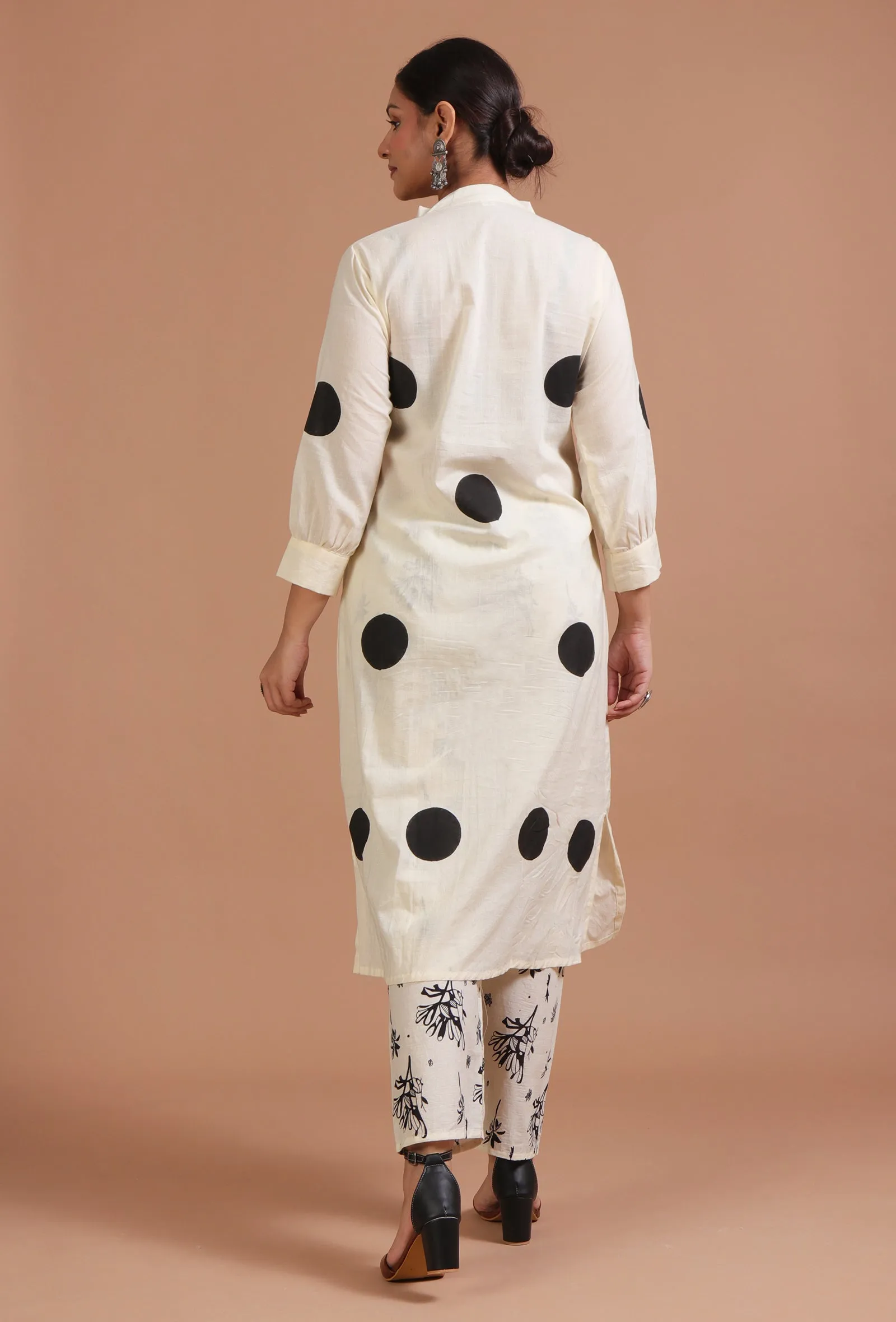 Set Of 2: Off White & Black Cotton Printed Kurta & Pant Set